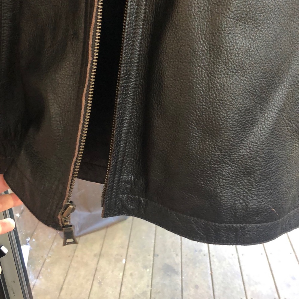 Leather jacket - Picture 2 of 3